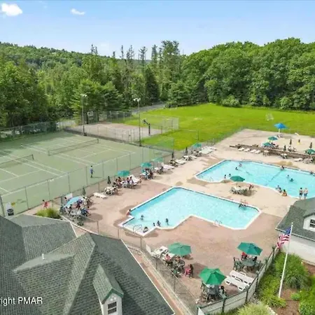 Hot Tub-King Suite-Fenced Yard-Game Room-Fire Pit East Stroudsburg Exterior photo