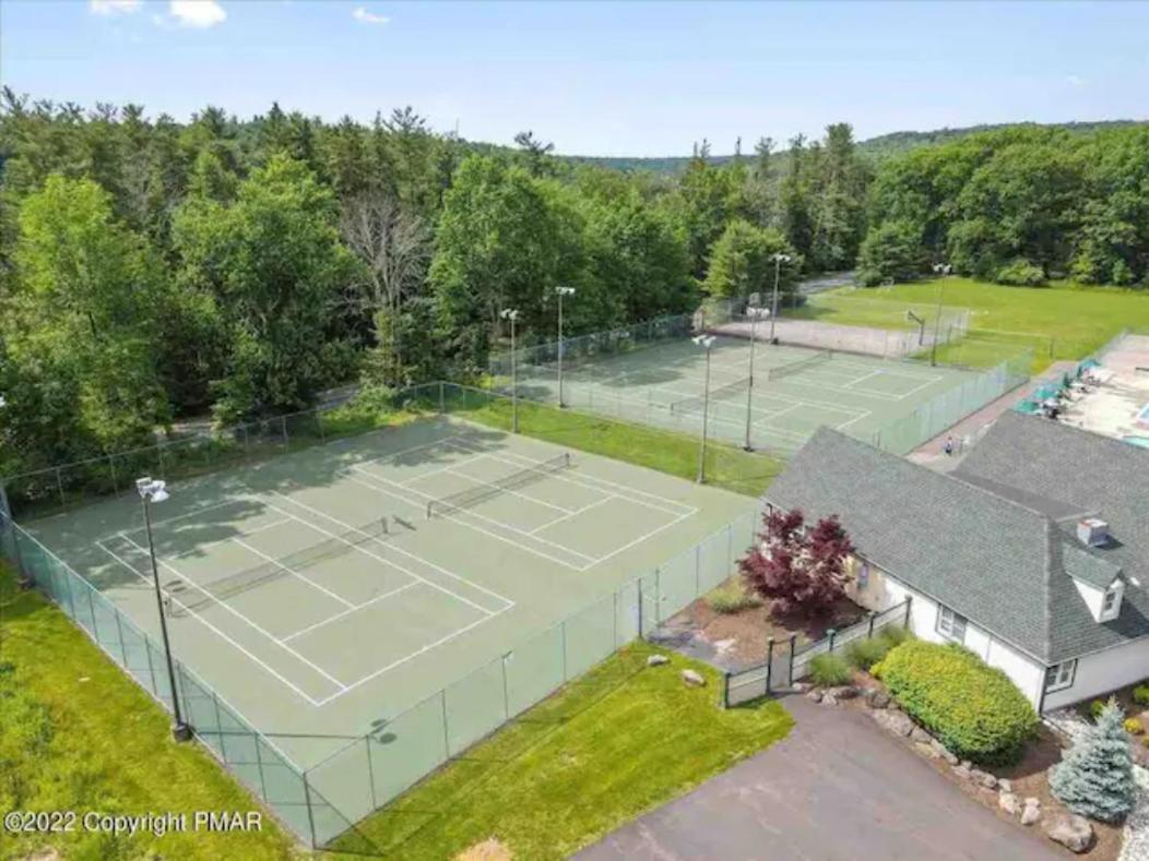 Holiday home Hot Tub-king Suite-fenced Yard-game Room-fire Pit